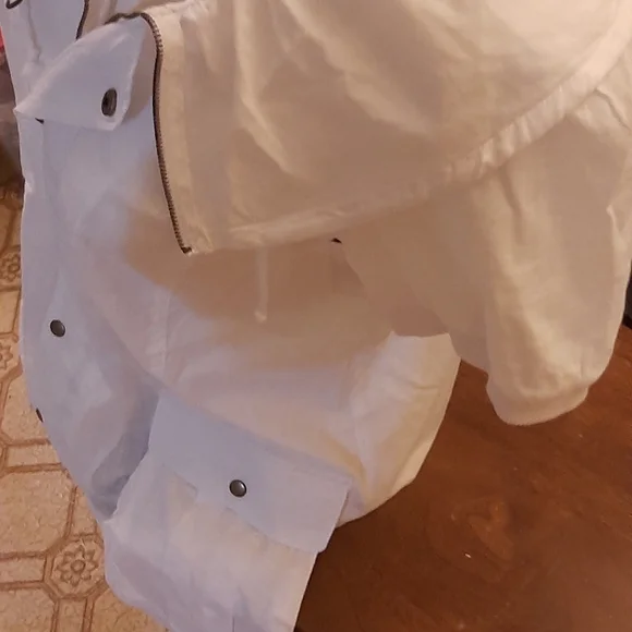 Small Top - Picture 1 of 6